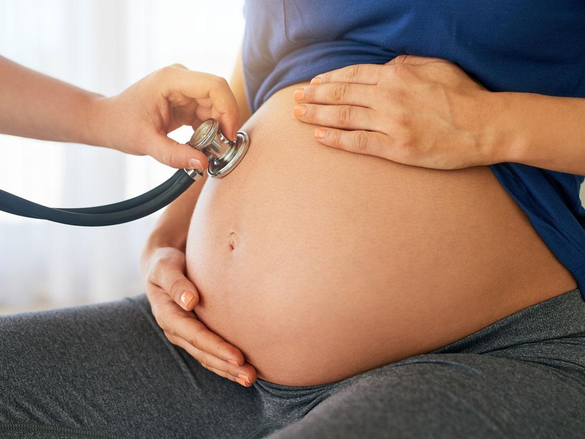 maternidad subrogada en EEUU - camiseta azul