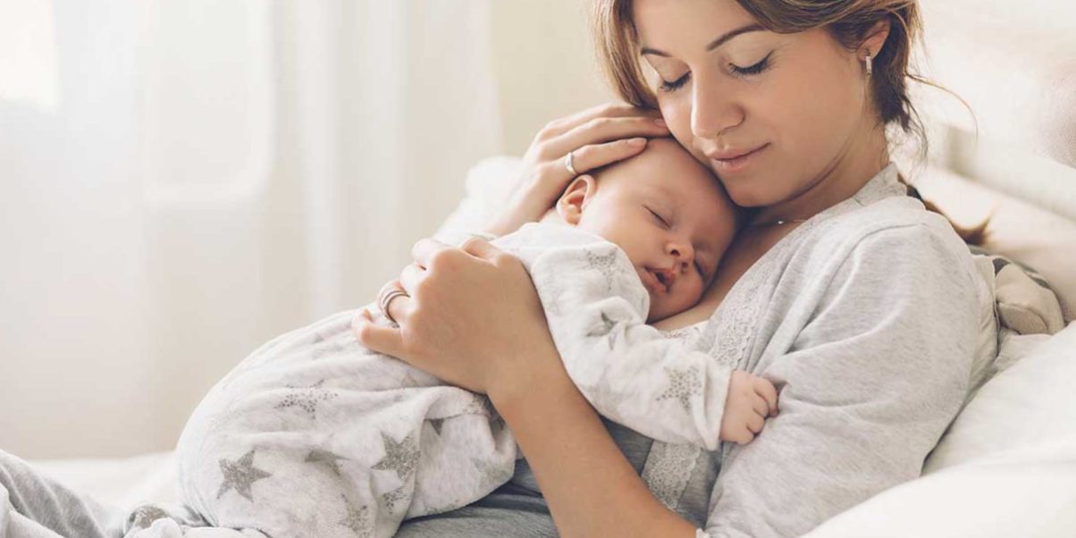 países que permiten la selección de sexo - mamá con bebé