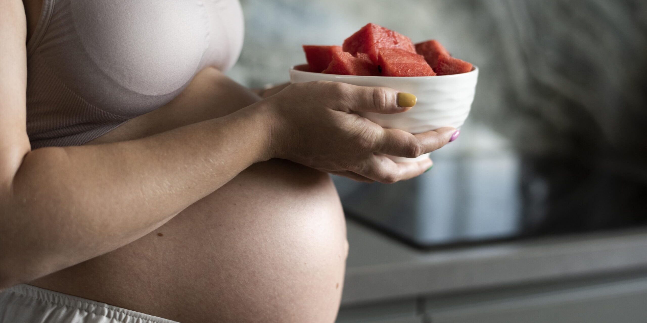 gestational surrogacy in the US-madre preñada con fruta